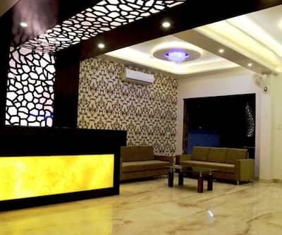 https://imgcld.yatra.com/ytimages/image/upload/t_hotel_yatra_city_desktop/v1452520565/Domestic Hotels/Hotels_Ahmednagar/Hotel Gulmohar Pride/Reception.jpg